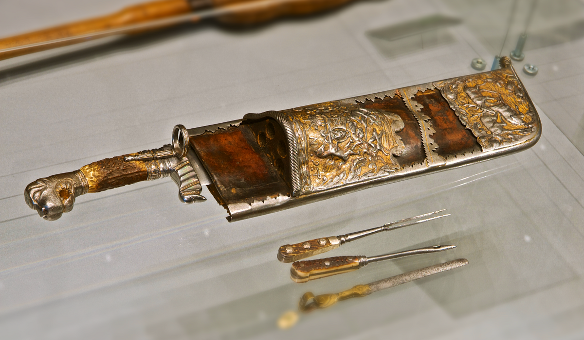 Výstava Lovecké tesáky