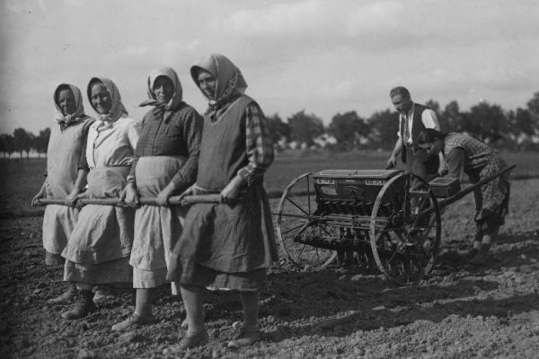 Výstava Z fotoarchivu NZM – Lidé na poli