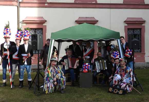 Masopustní zabijačka, Ohrada – zrušeno