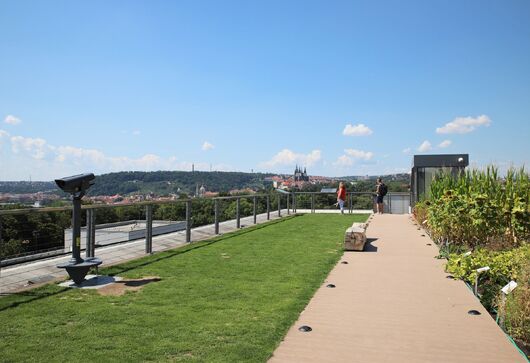 Střešní terasa – jedinečný prostor s výhledem na panorama Prahy