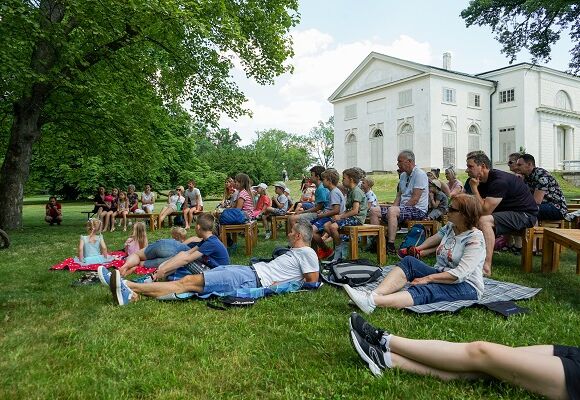 Makačíno – festival zámeckého divadla