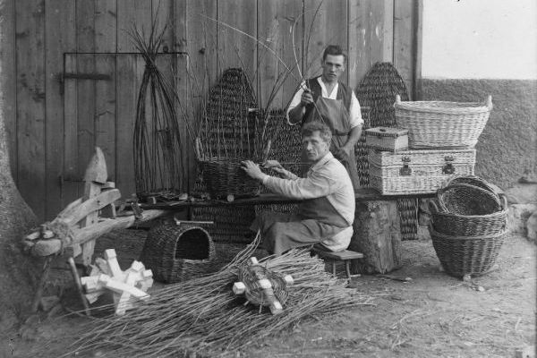 Výstava Z fotoarchivu NZM – Lidé a řemesla